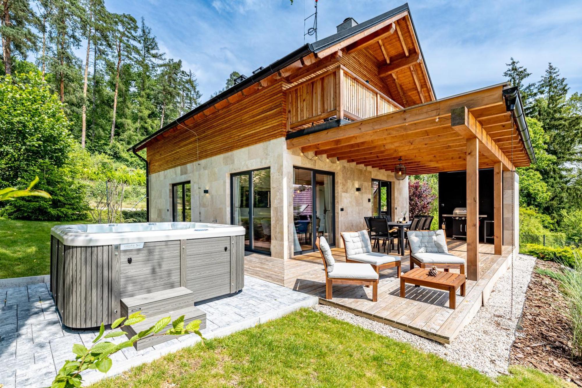Kloucka Villa *
